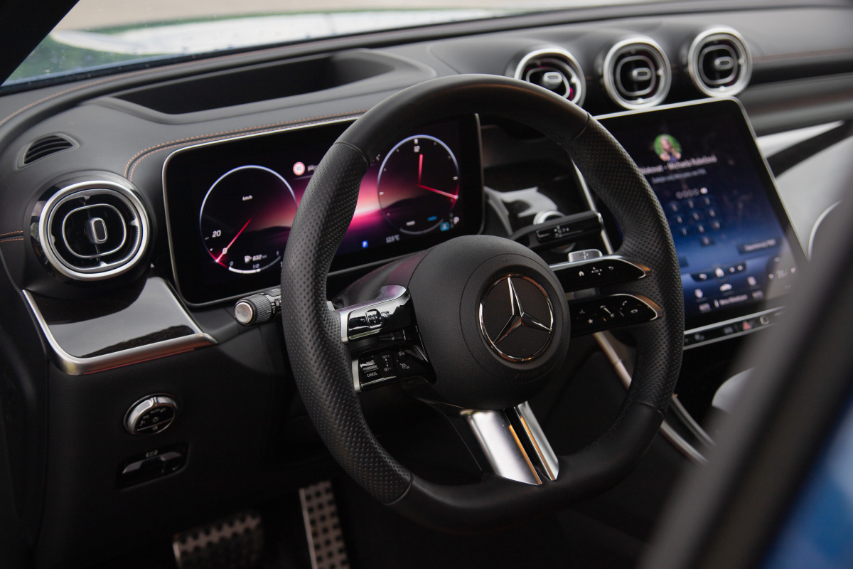 mercedes-benz-glc-2023-42