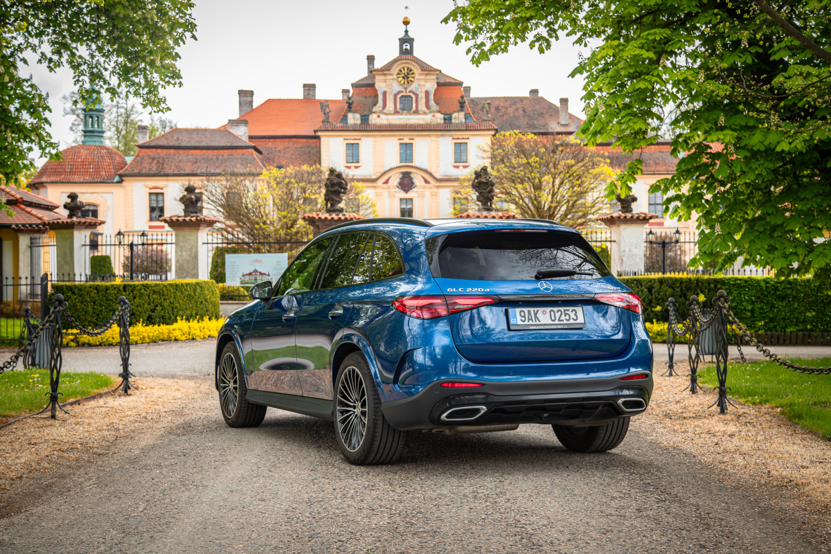 mercedes-benz-glc-2023-7