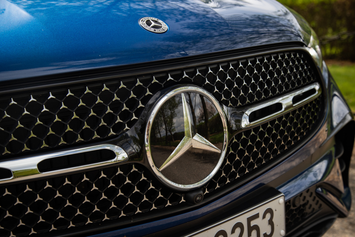 mercedes-benz-glc-2023-8