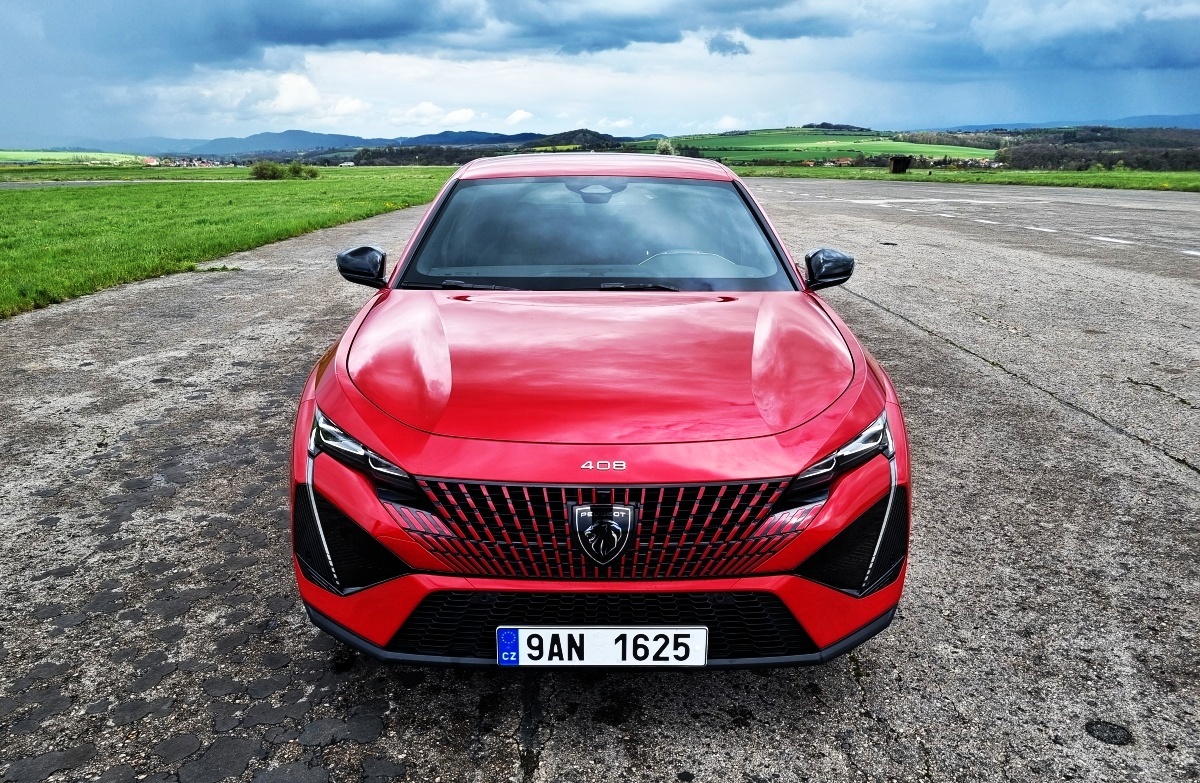peugeot-408-1