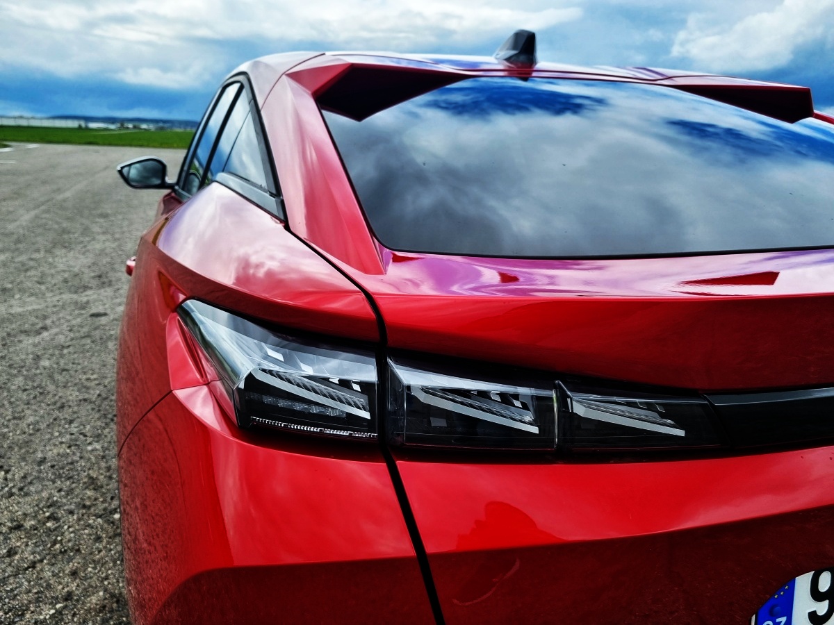 peugeot-408-6