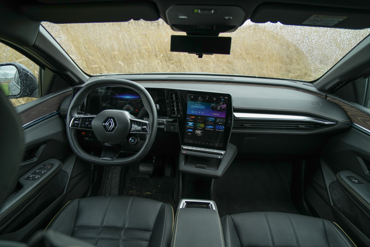 renault-megane-e-tech-2023-11