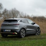 renault-megane-e-tech-2023-16