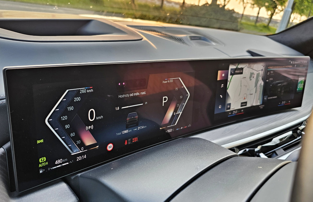 bmw-x7-m60i-2023-16