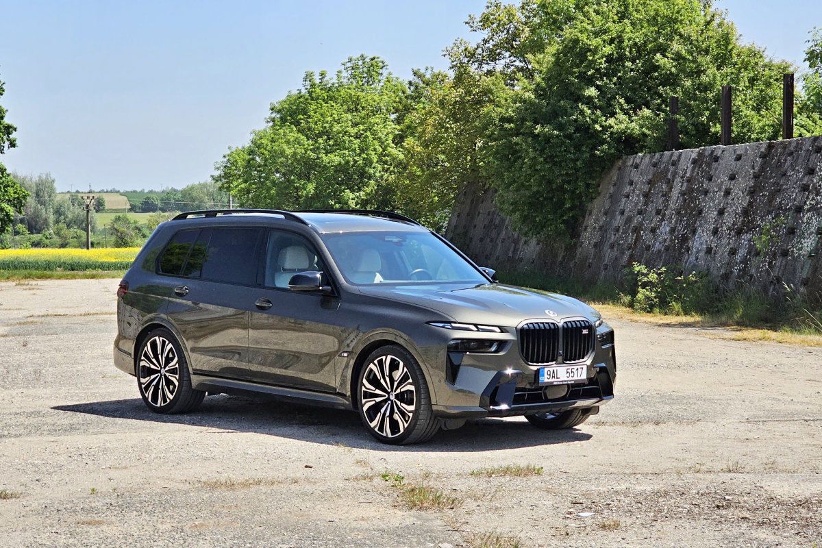 bmw-x7-m60i-2023-2