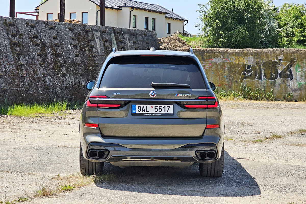 bmw-x7-m60i-2023-5