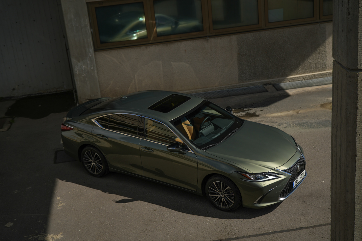 lexus-es-10