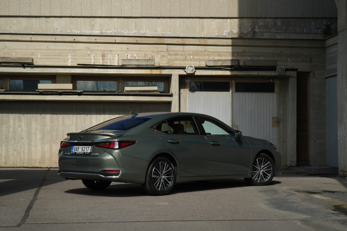 lexus-es-18