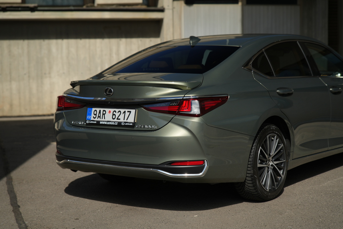 lexus-es-19