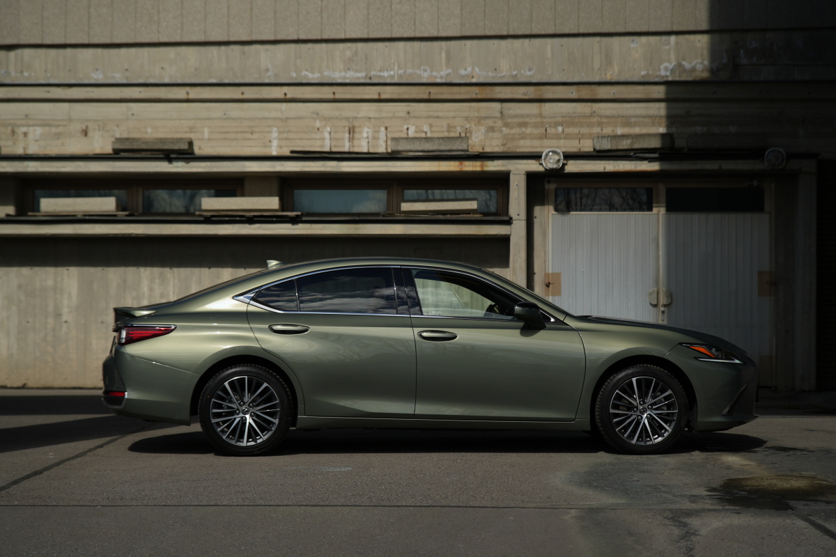 lexus-es-23