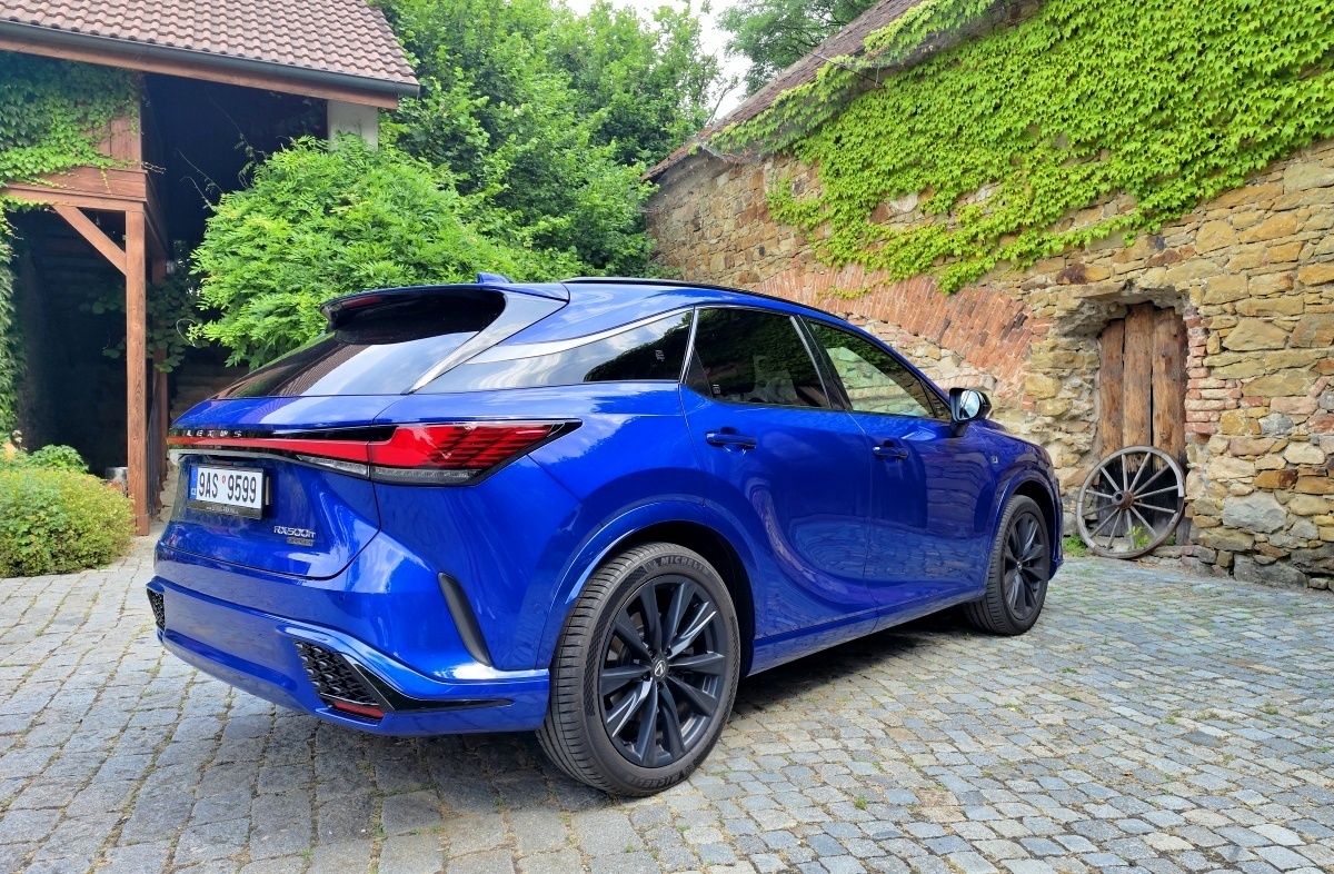 lexus-rx-2023-33