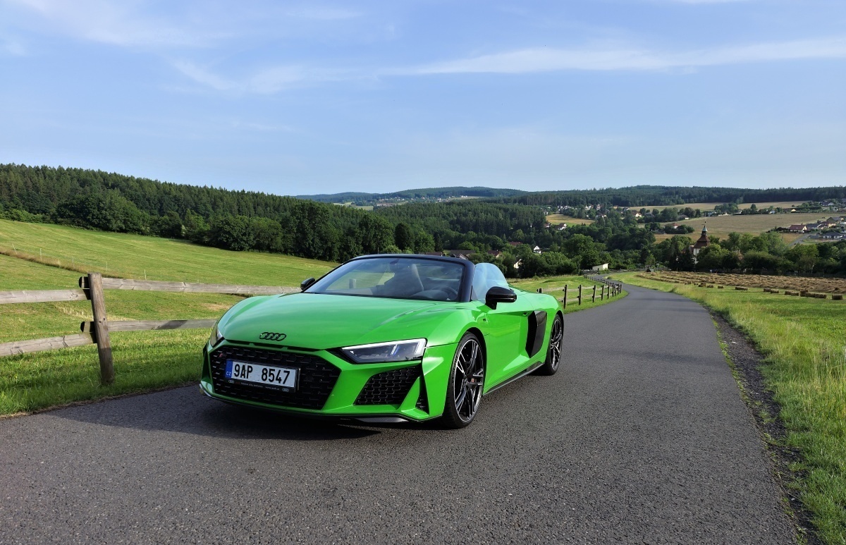 audi-r8-spyder-2023-41