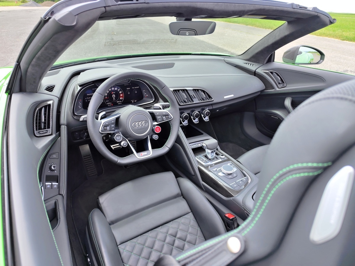 audi-r8-spyder-2023-60