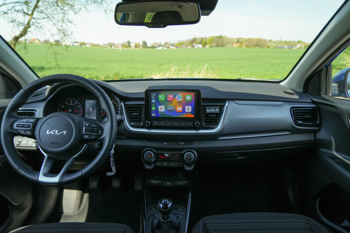 kia-stonic-2023-11