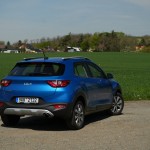 kia-stonic-2023-18