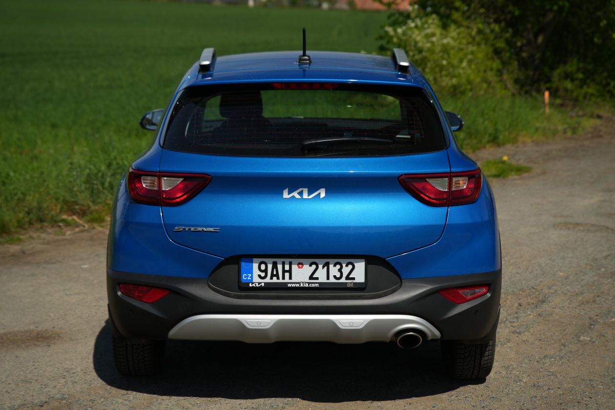 kia-stonic-2023-19