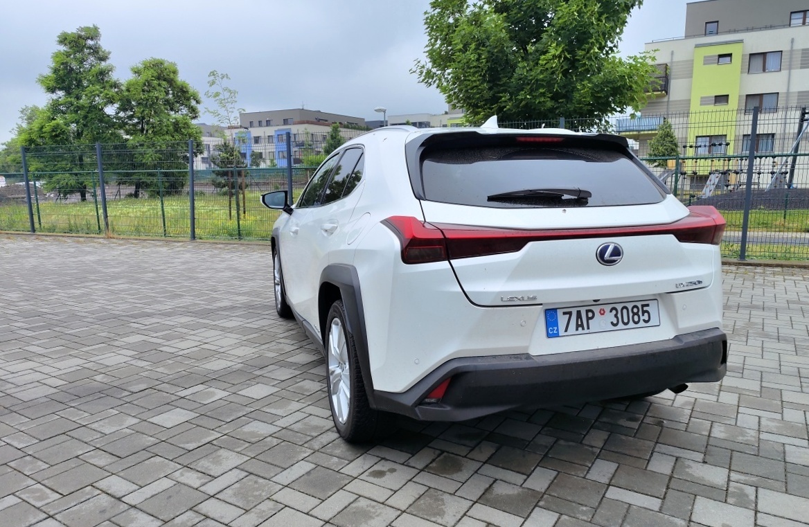 lexus-ux-21