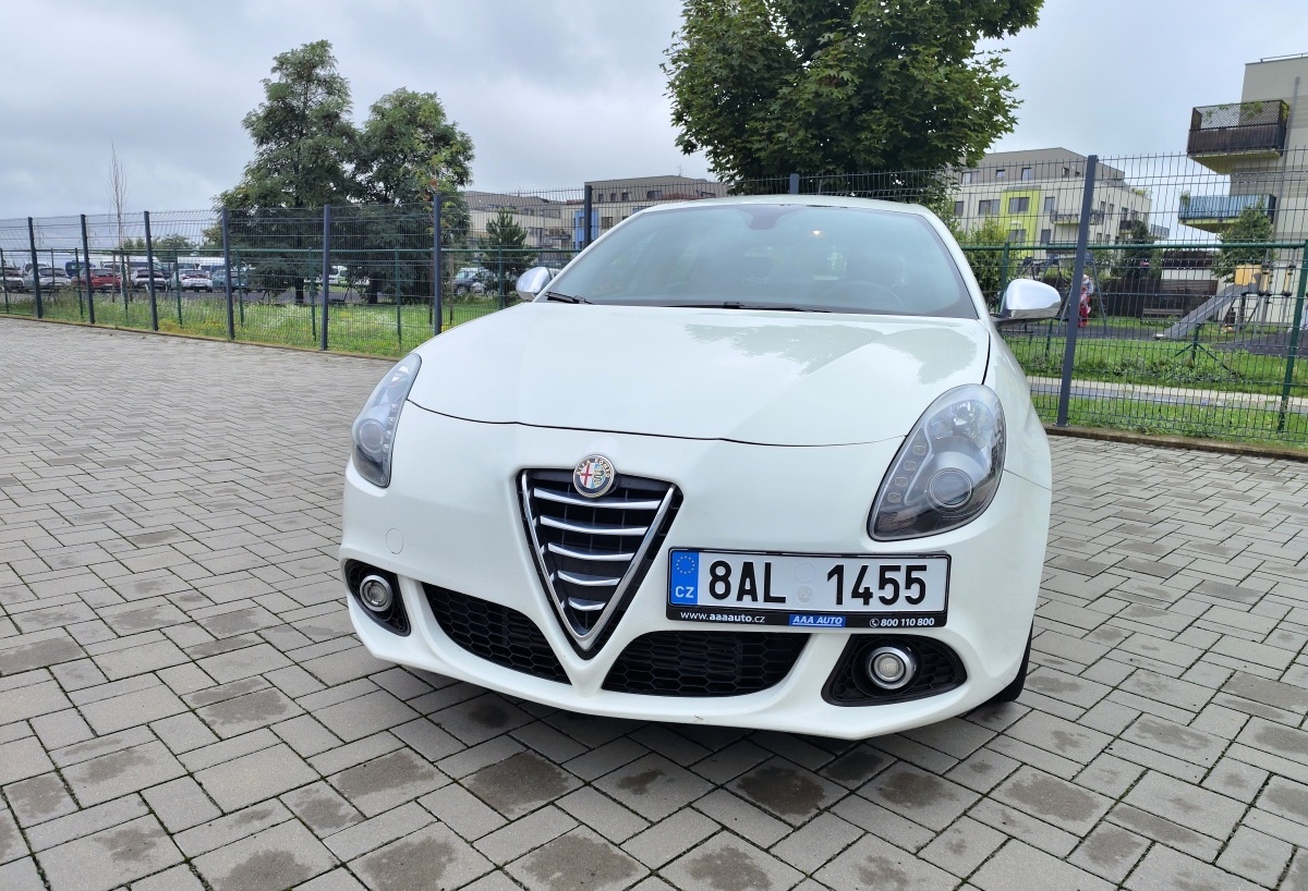 alfa-romeo-giulietta-2