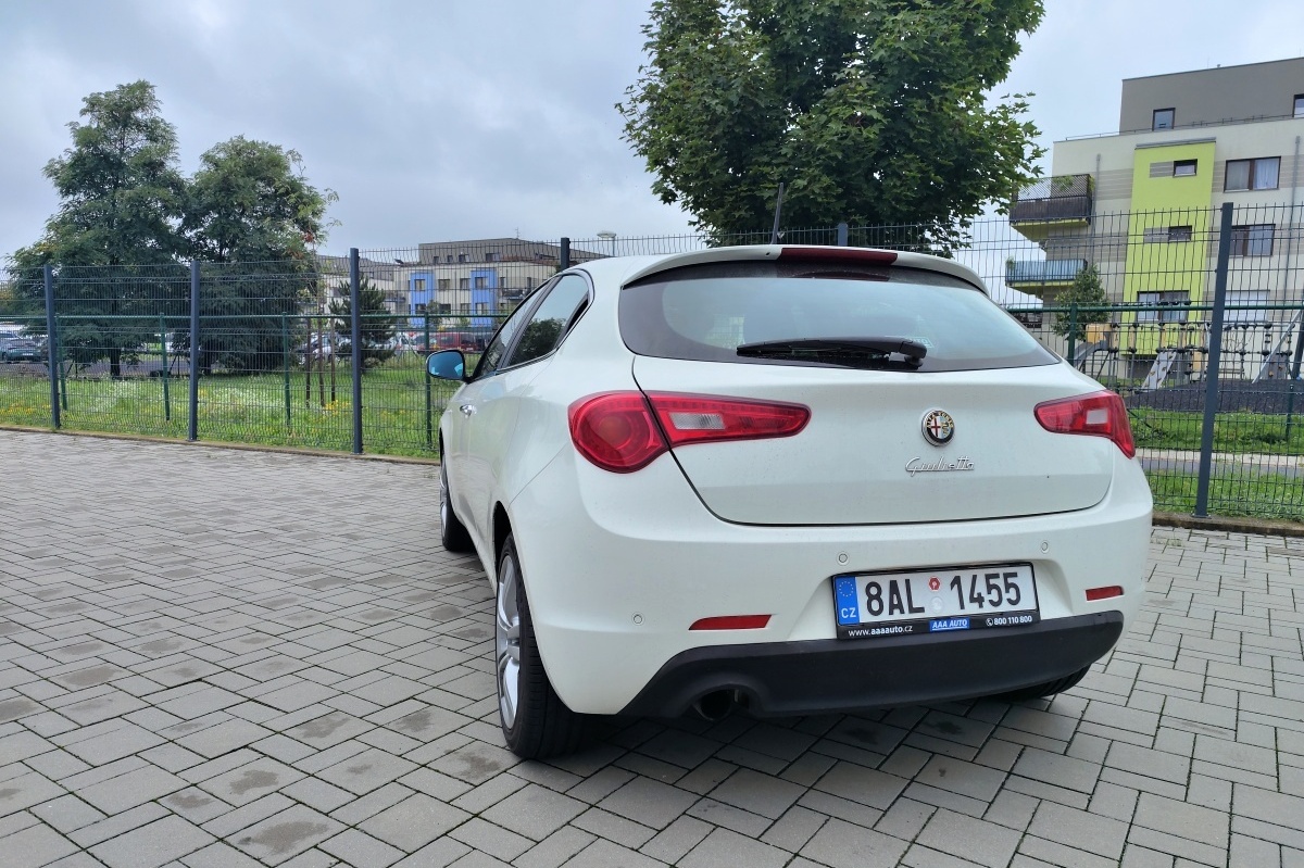 alfa-romeo-giulietta-23