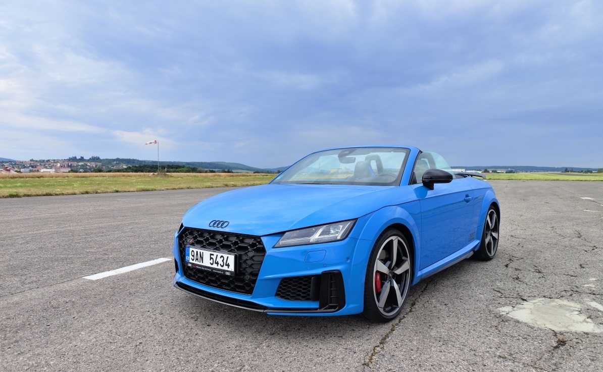 audi-tt-roadster-2023-2
