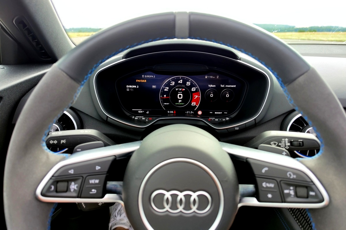audi-tt-roadster-2023-31