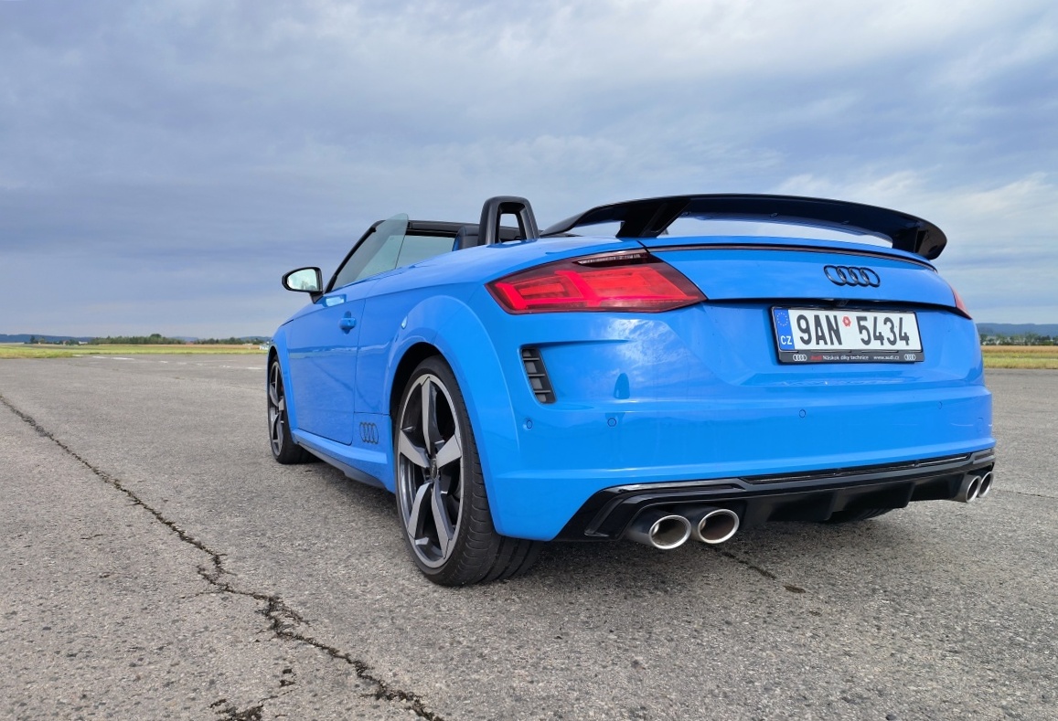 audi-tt-roadster-2023-41