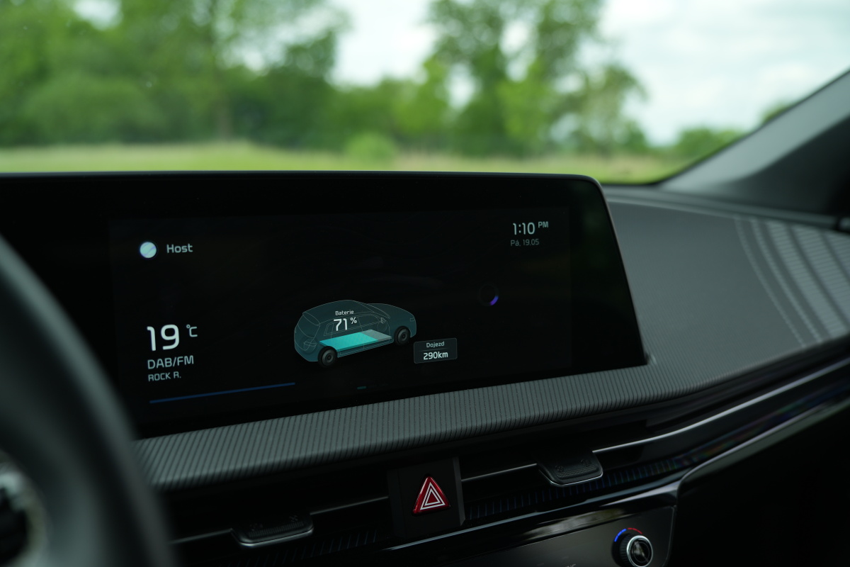 kia-ev6-2023-13