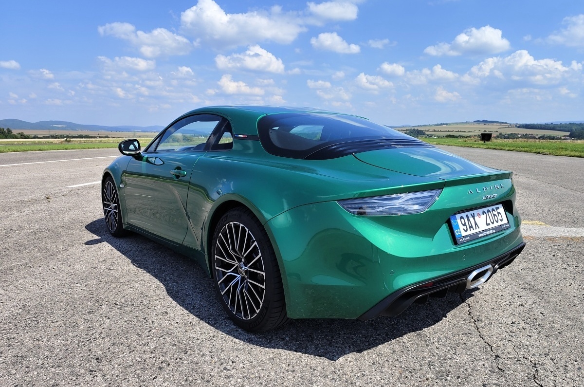 alpine-a110-gt-2023-28