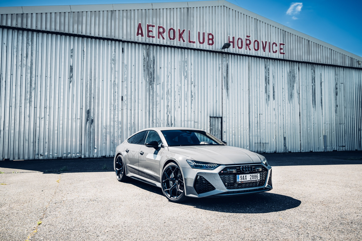 audi-rs7-sportback-2023-17