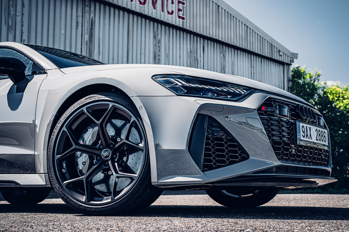 audi-rs7-sportback-2023-22