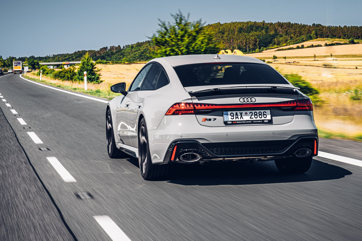 audi-rs7-sportback-2023-8