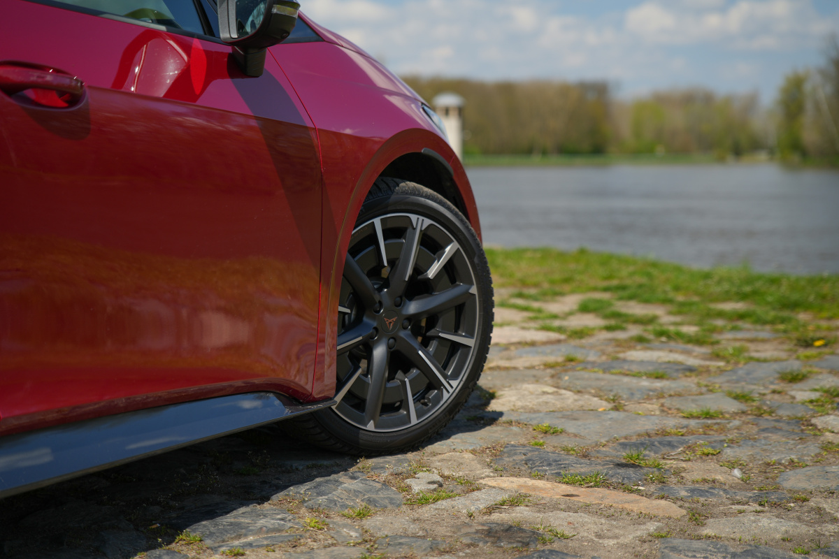 cupra-born-2023-11