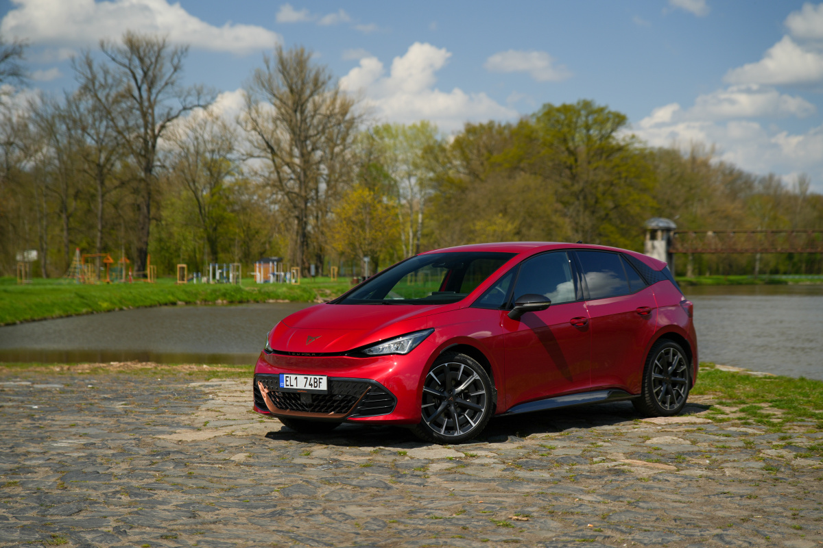 cupra-born-2023-26