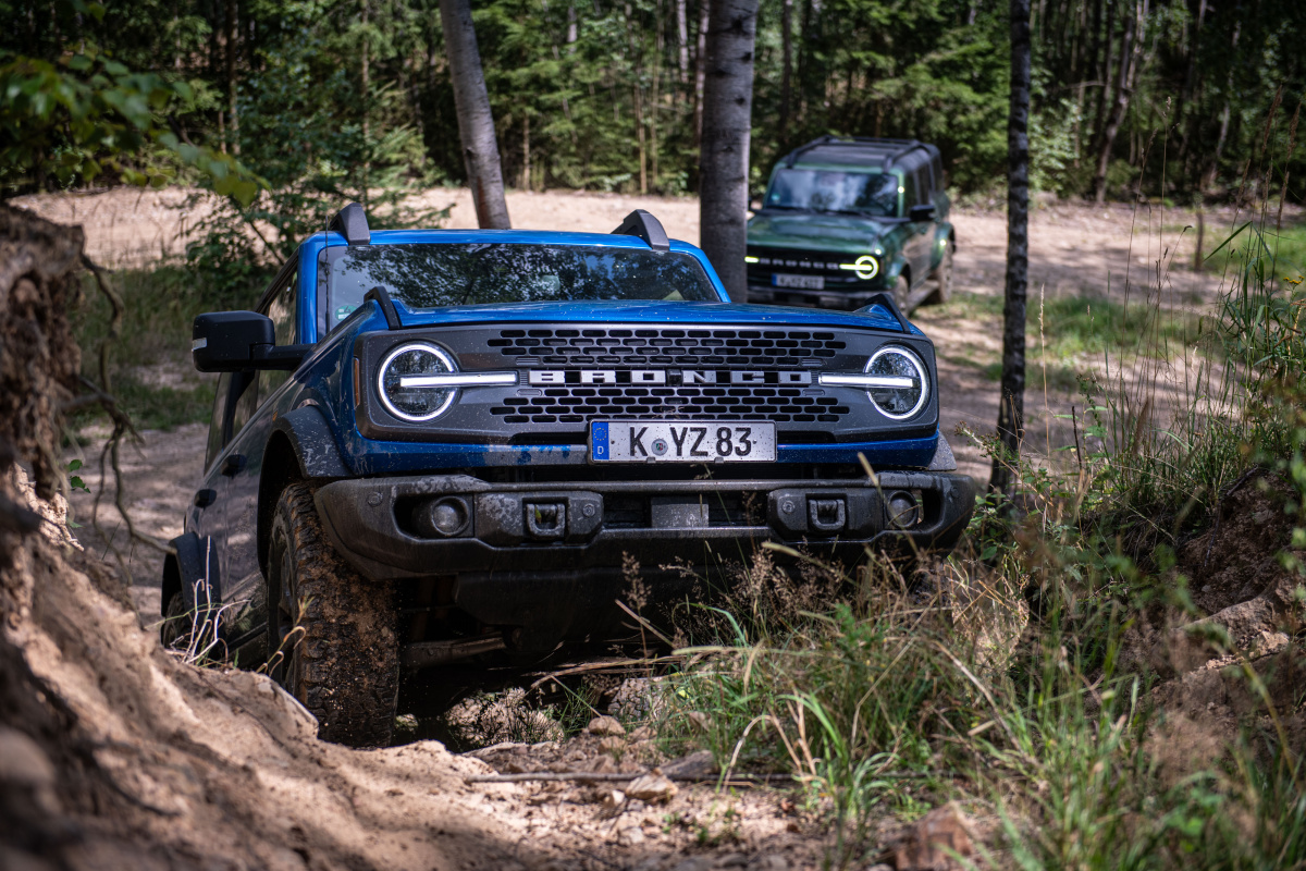 ford-bronco-2023-12