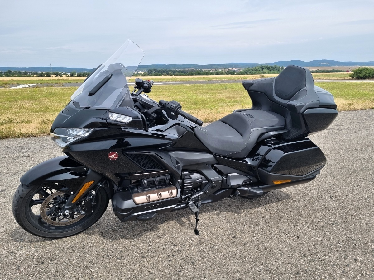 honda-gold-wing-2023-26