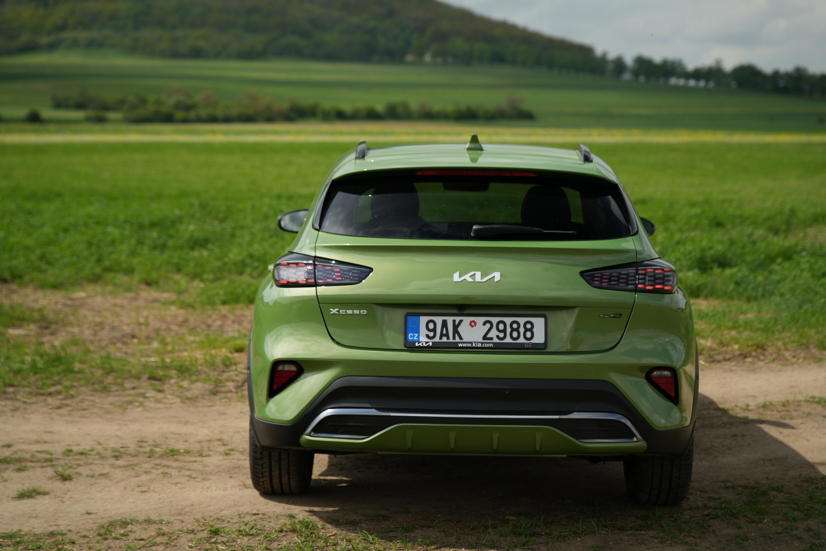 kia-xceed-2023-10