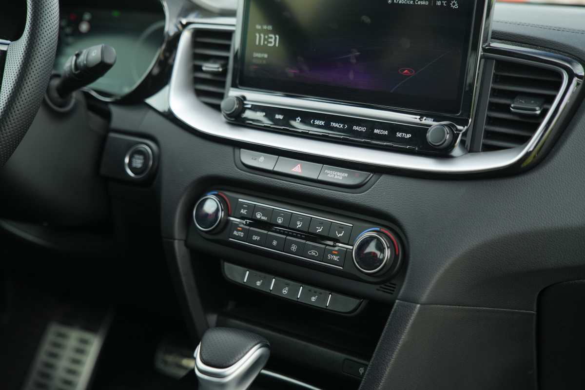 kia-xceed-2023-16
