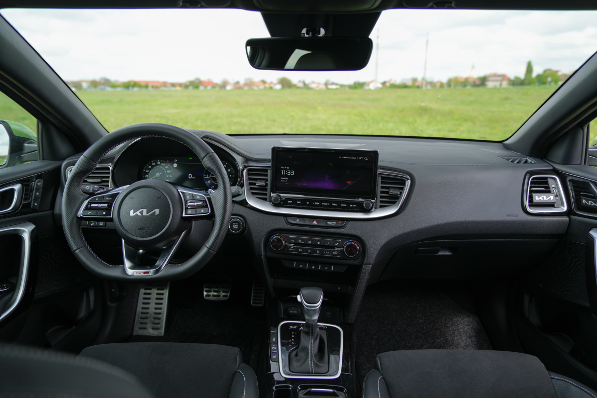 kia-xceed-2023-23