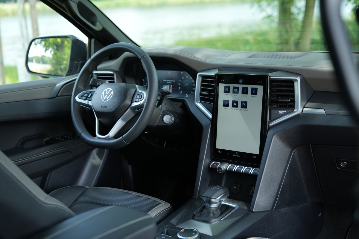 volkswagen-amarok-2023-25