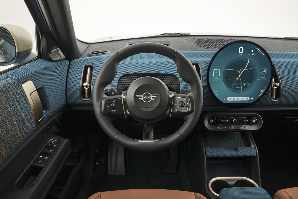 p90519636_highres_mini-countryman-se-a