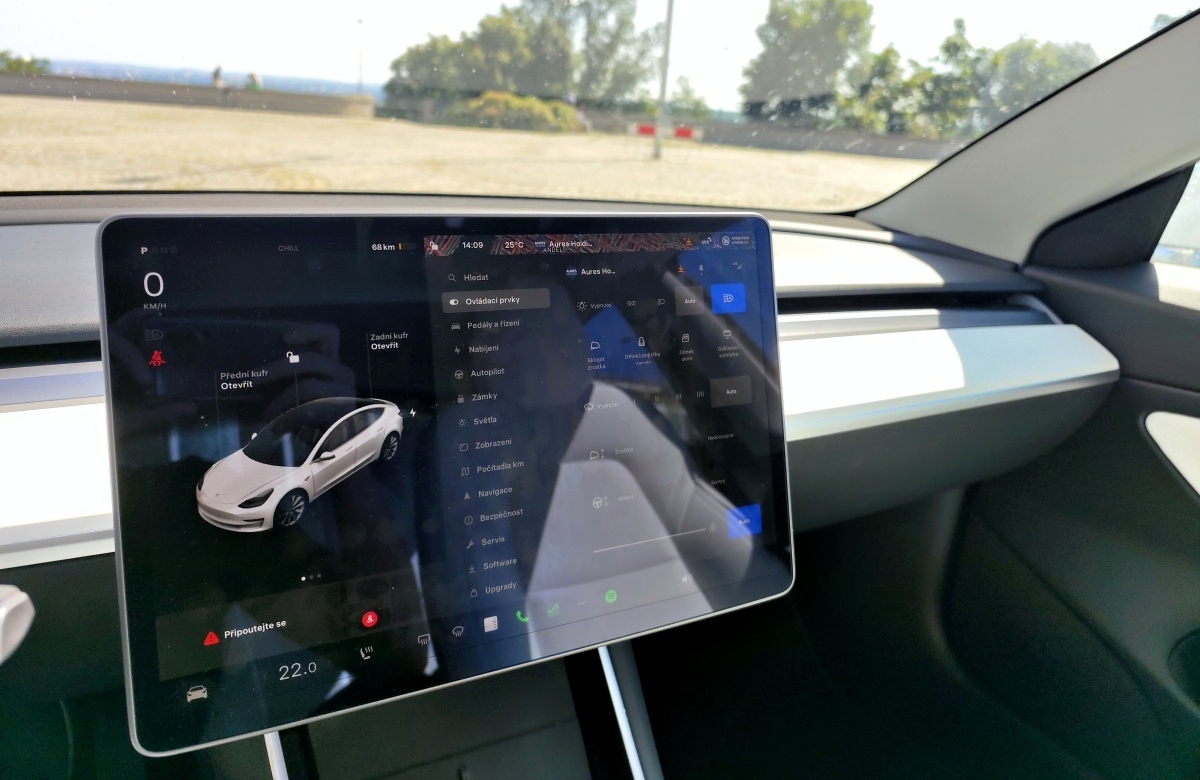 tesla-model-3-long-range-28