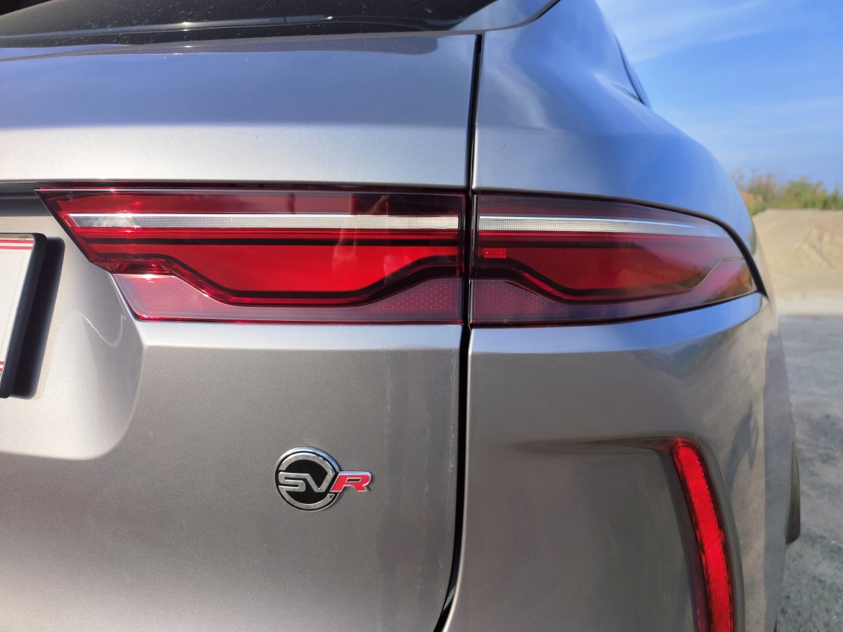jaguar-f-pace-svr-2023-25