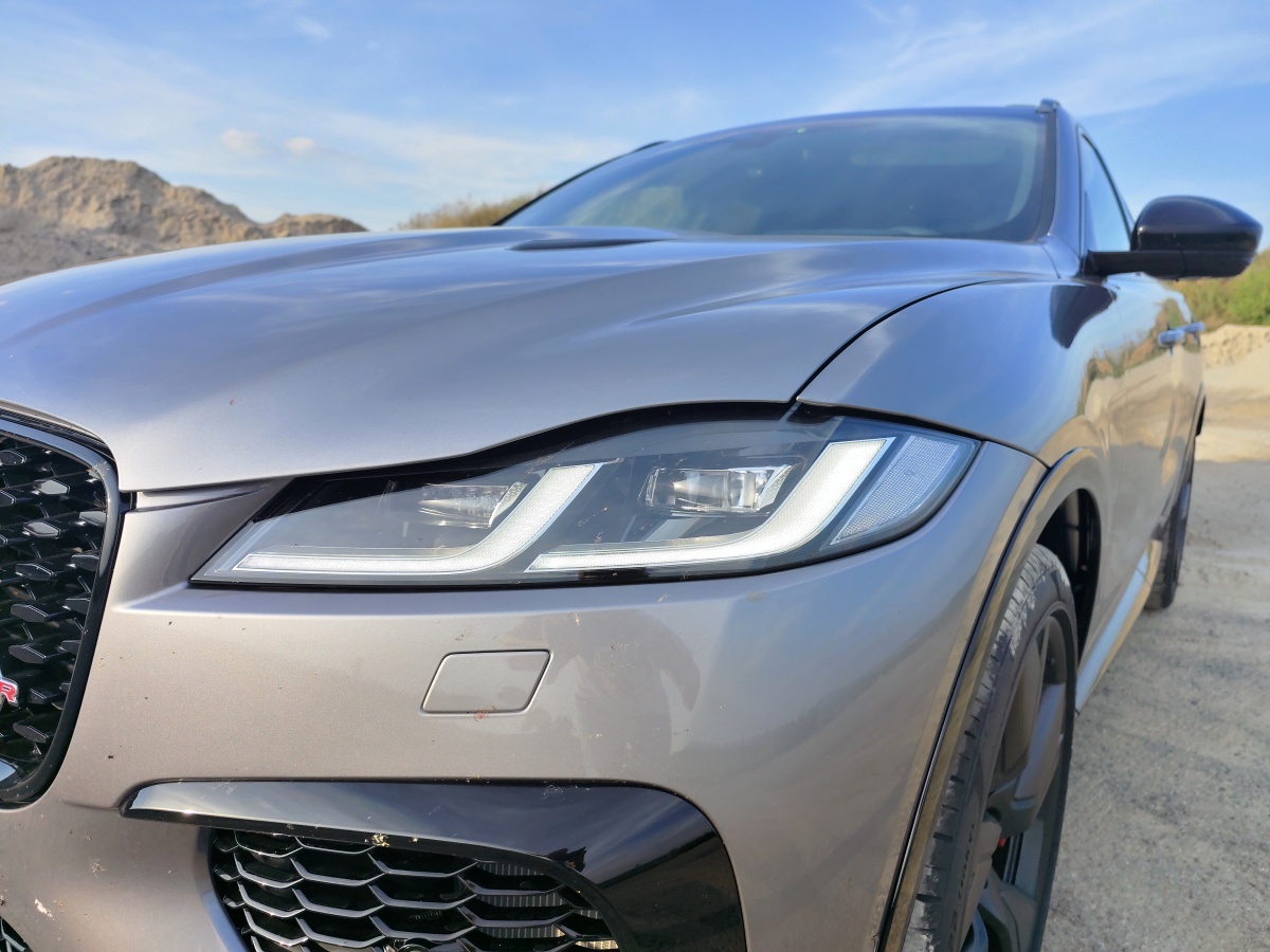 jaguar-f-pace-svr-2023-8