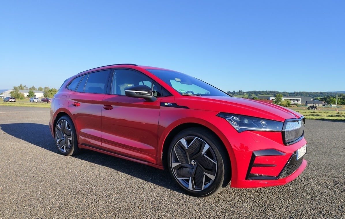 skoda-enyaq-rs-iv-2023-12