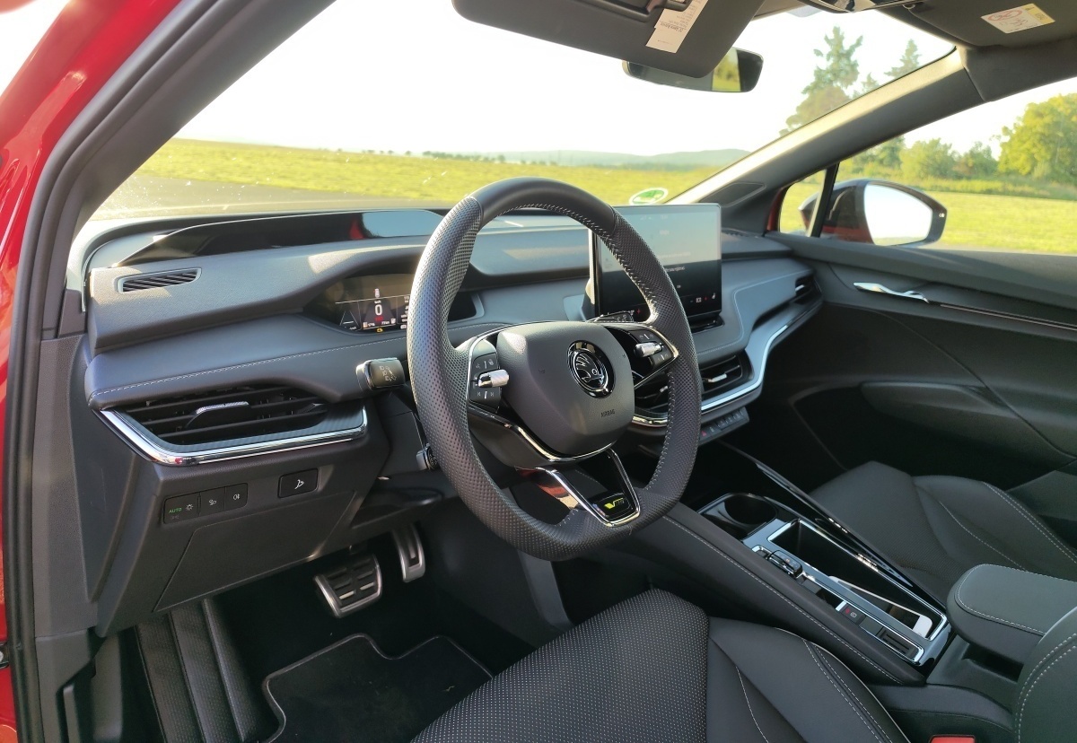 skoda-enyaq-rs-iv-2023-15