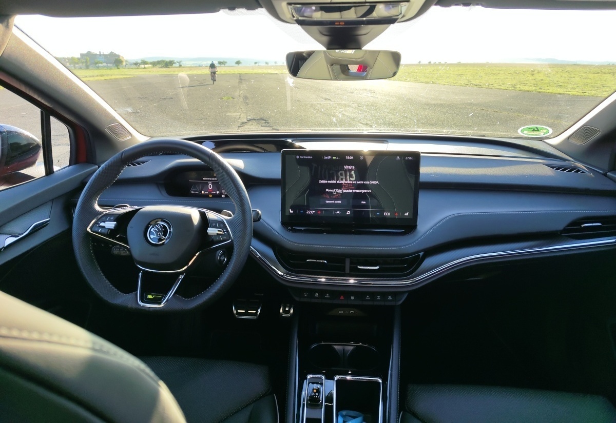 skoda-enyaq-rs-iv-2023-16