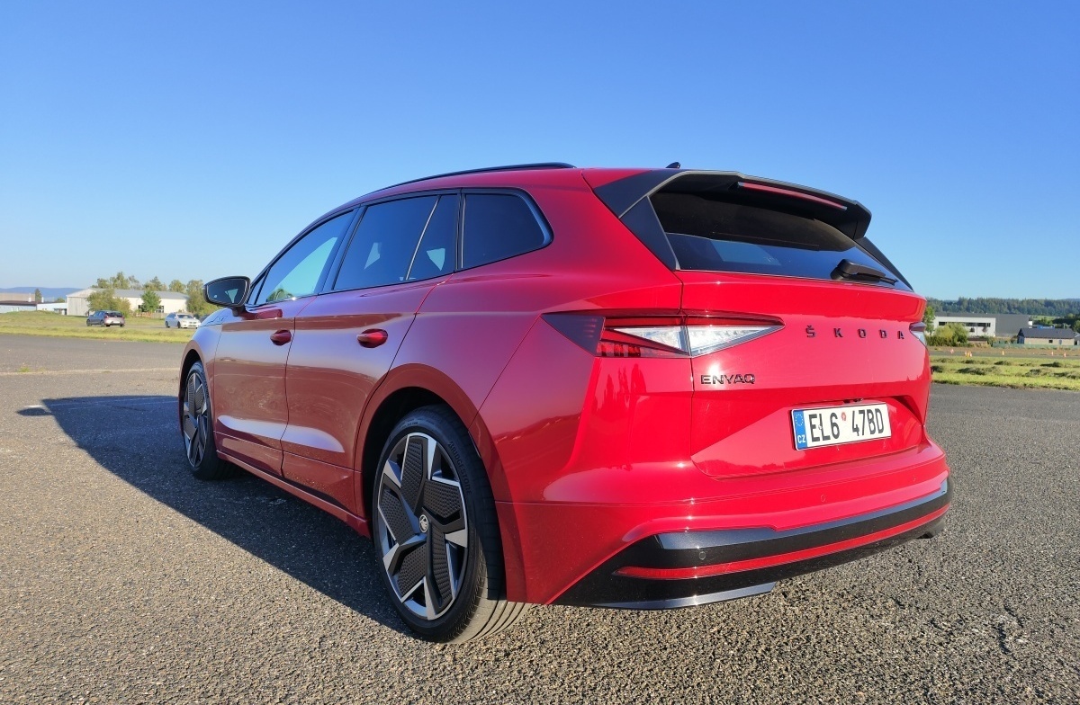 skoda-enyaq-rs-iv-2023-21