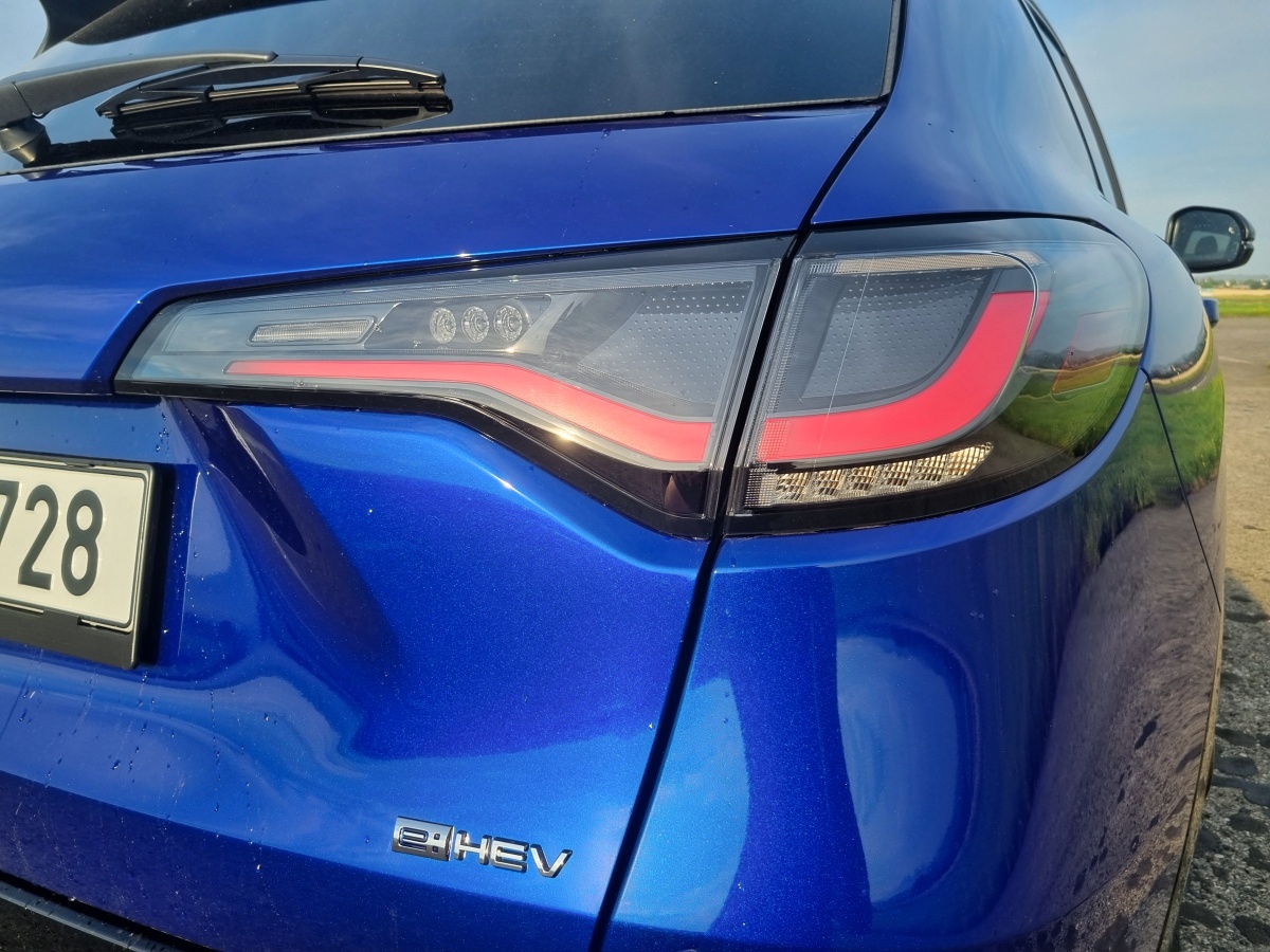 honda-zrv-sport-2023-6