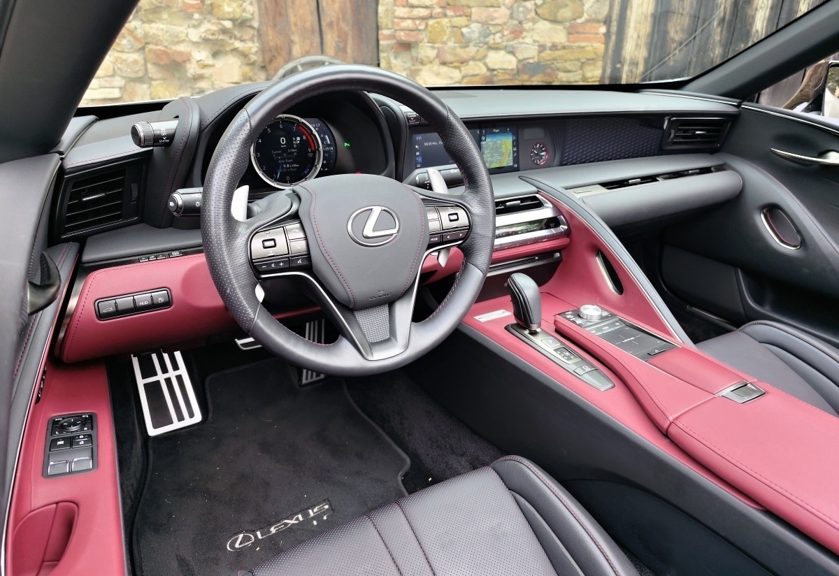 lexus-lc-convertible-2023-22