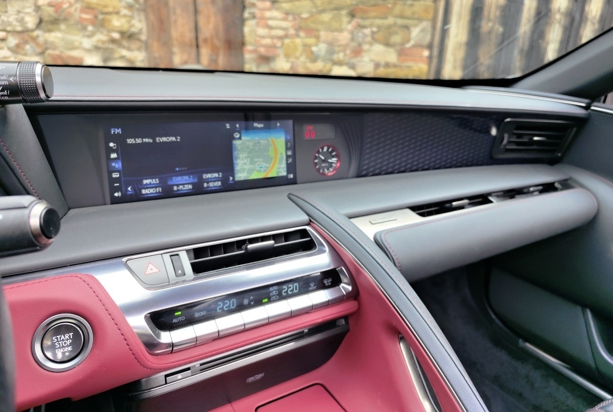 lexus-lc-convertible-2023-24